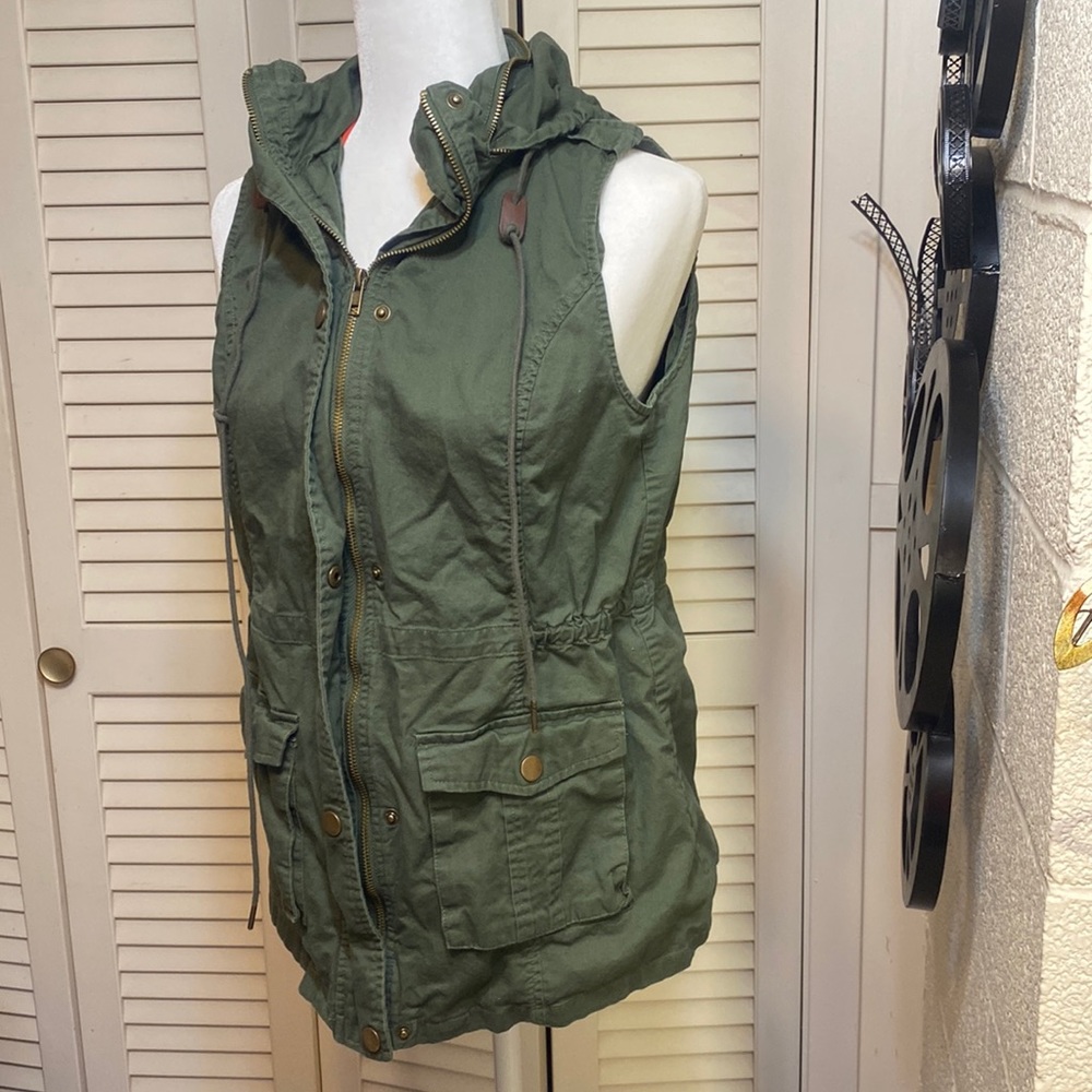 NWOT MARKET & SPRUCE utility  green vest with. cinched waist—tunic length S